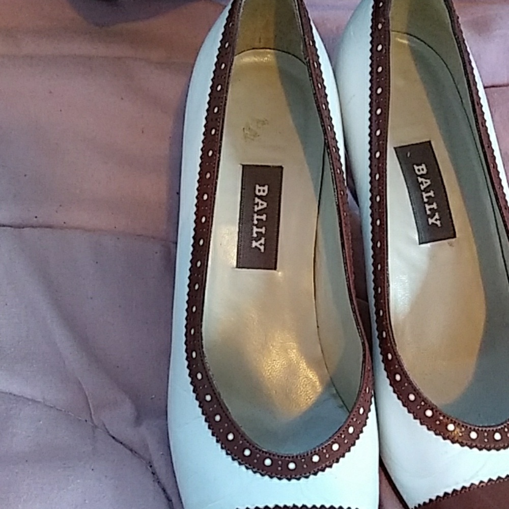 Shoes - Picture 2 of 5